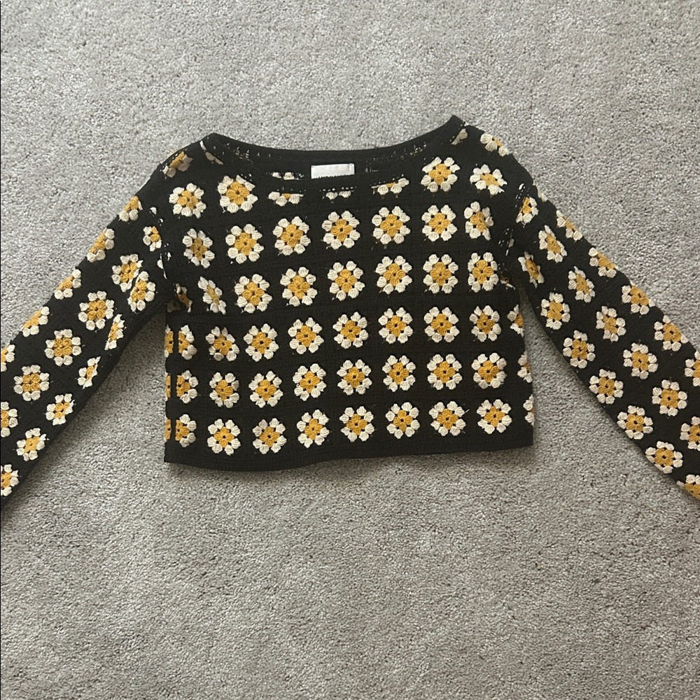 Black Crochet Daisy Crop Sweater with Yellow & White Floral Motif